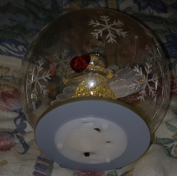 Vintage hanging Ornament, Snowflake on globe enveloping a Fiber Optic Angel - Picture 2 of 4